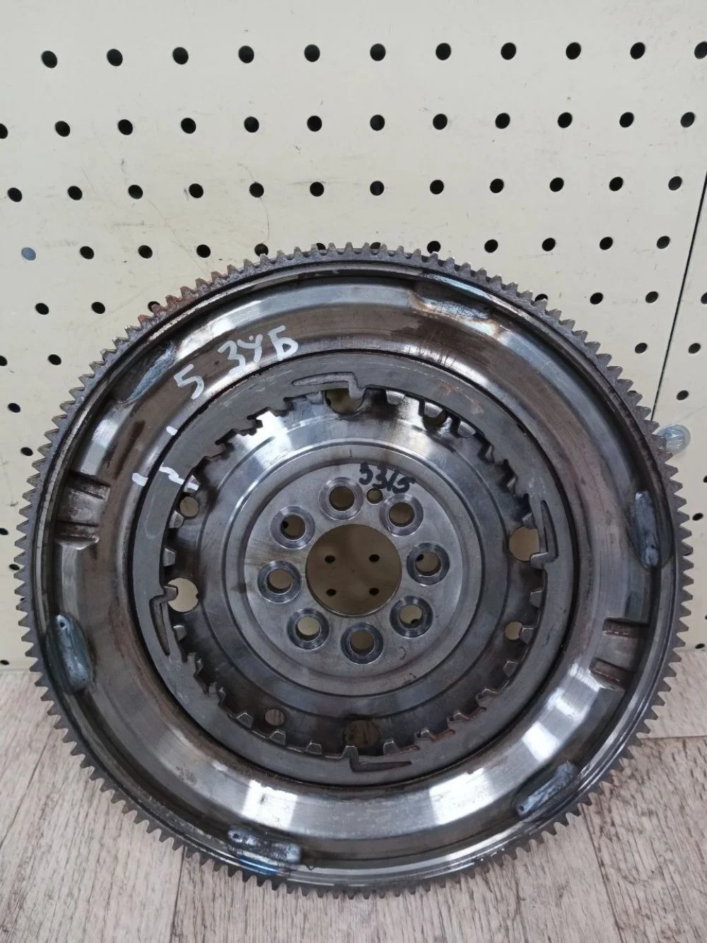 Маховик Volkswagen Passat CC B6 рестайлинг (2012—2017) Passat CC B6 рестайлинг (2012—2017) 3T 3T4, СС, 362 B7, 358