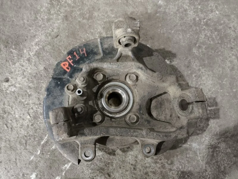 Кулак задний правый Nissan Pathfinder (R51M) 2004-2013 2008