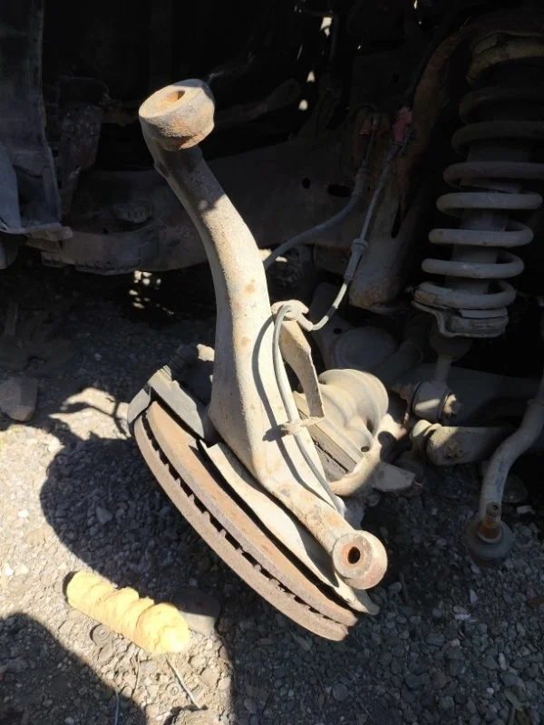 Кулак поворотный правый Nissan Pathfinder (R51M) 2004-2013 2005 Внедорожник