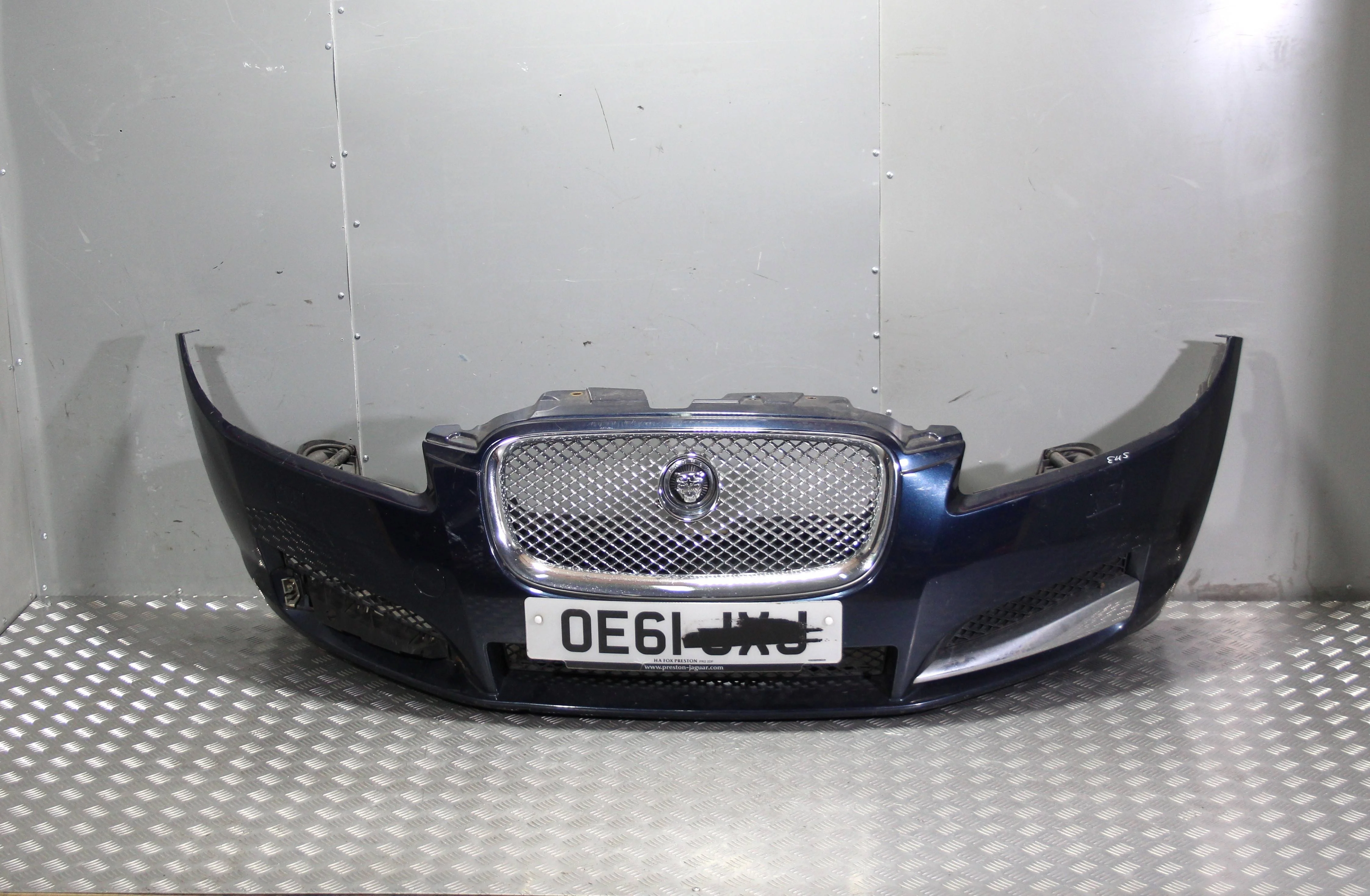 Бампер передний JAGUAR XF 2011-2015