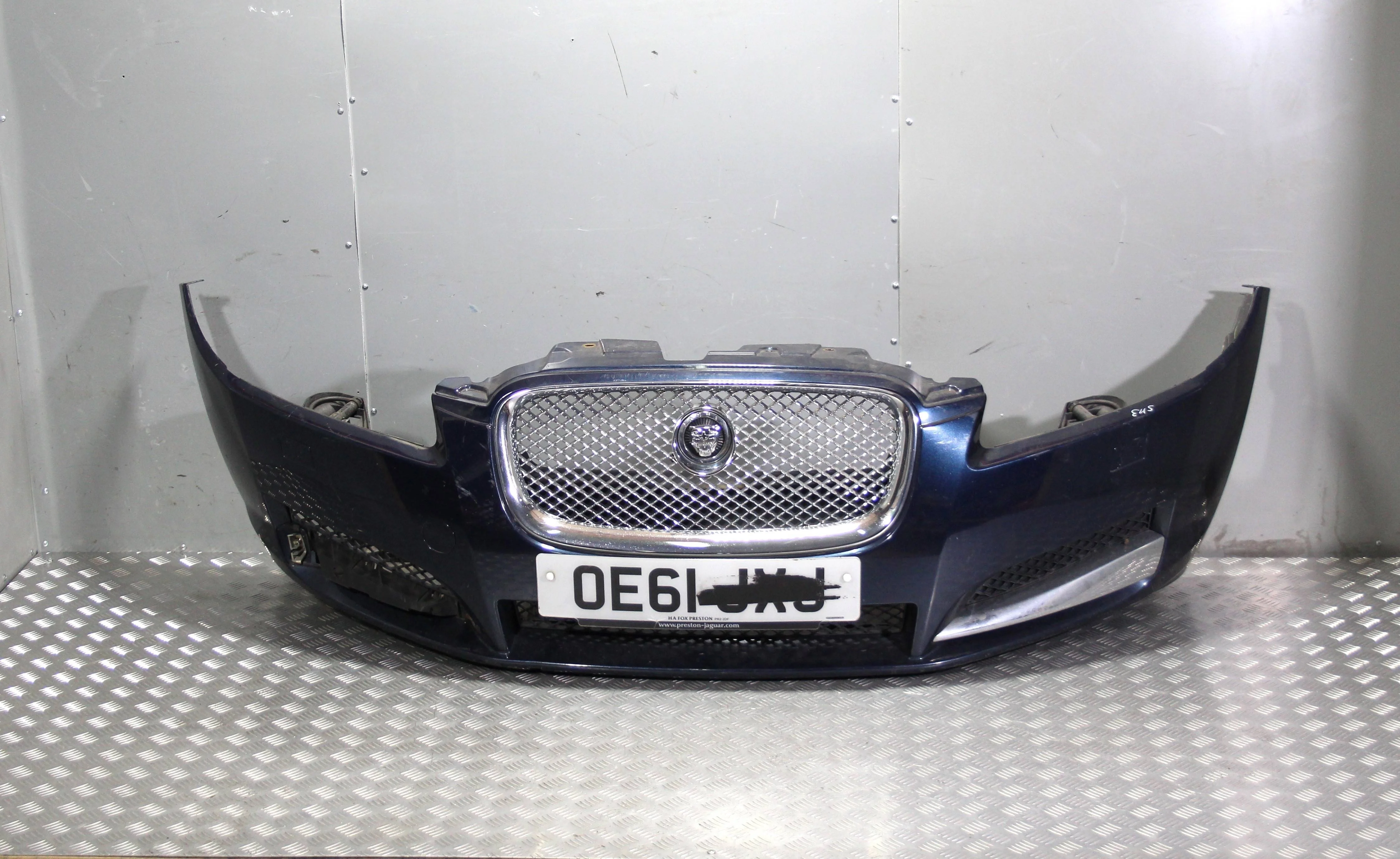 Решетка радиатора JAGUAR XF 2011-2015