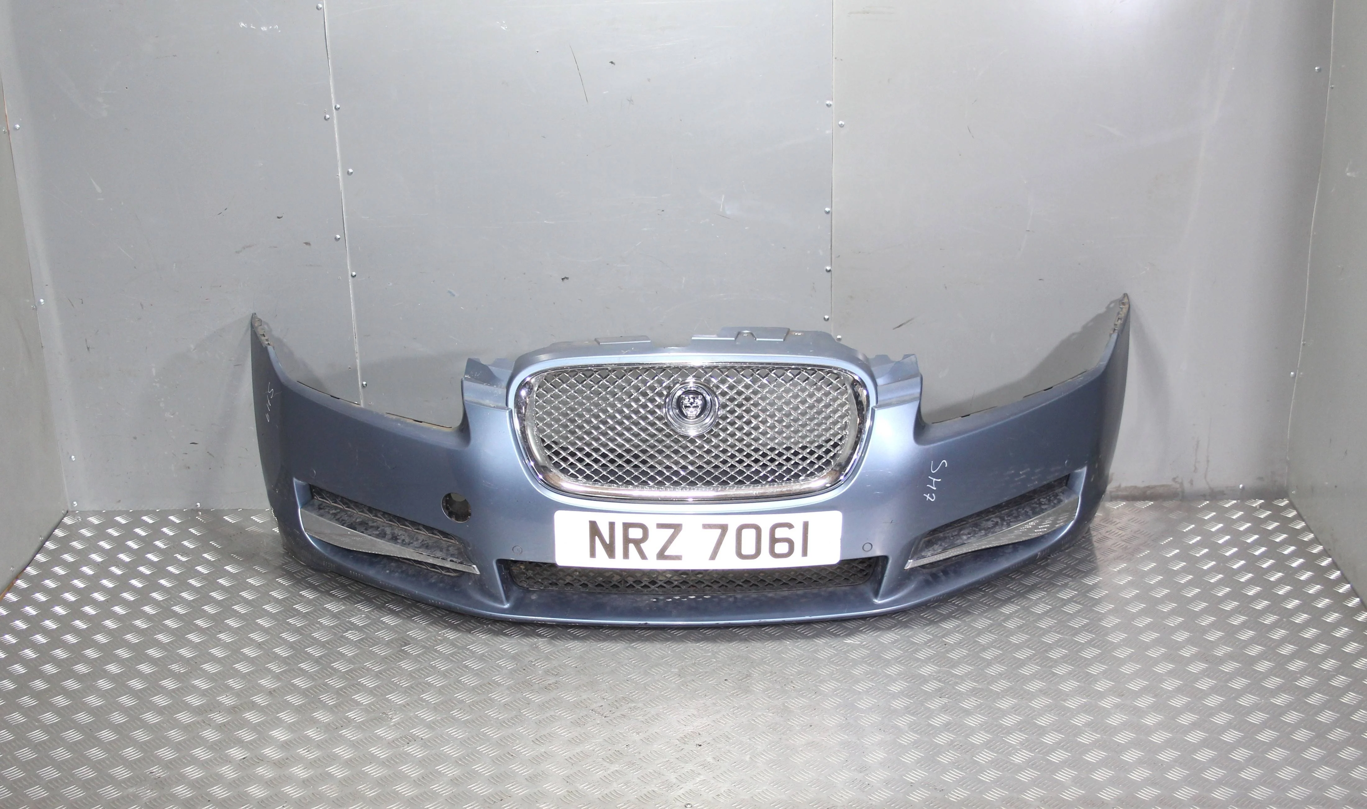 Бампер передний JAGUAR XF 2007-2010