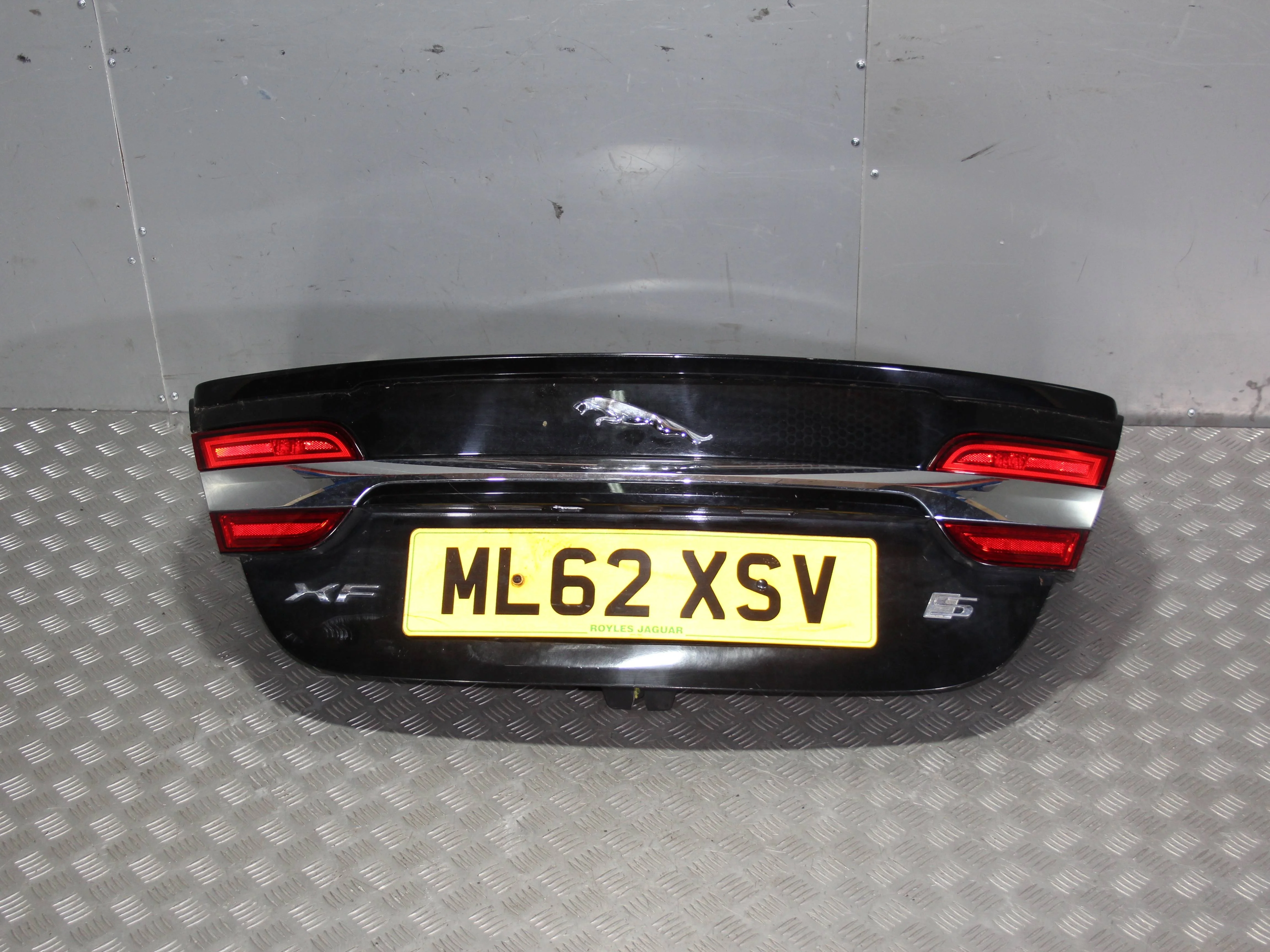 Крышка багажника JAGUAR XF 2011-2015