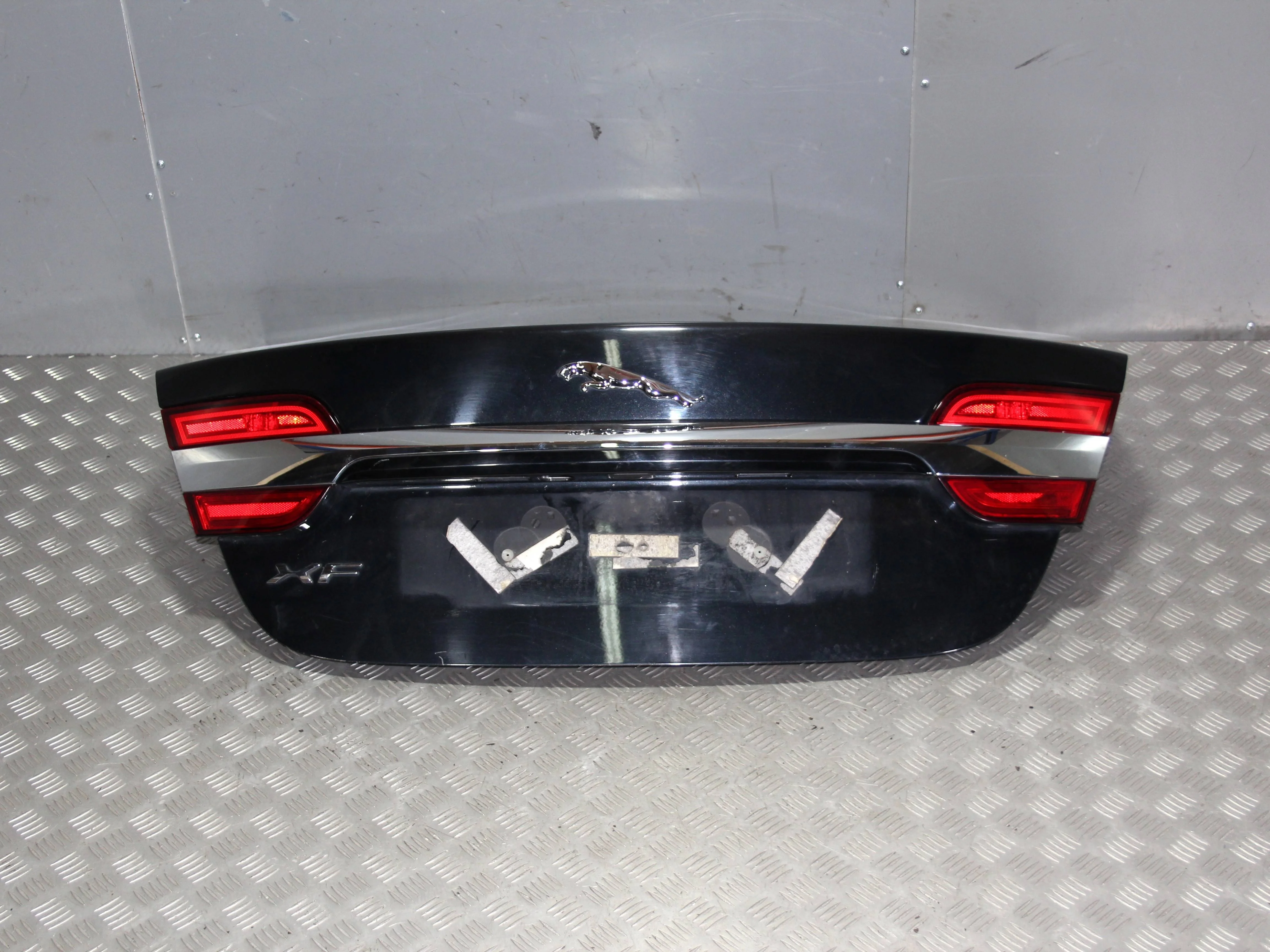 Крышка багажника JAGUAR XF 2011-2015