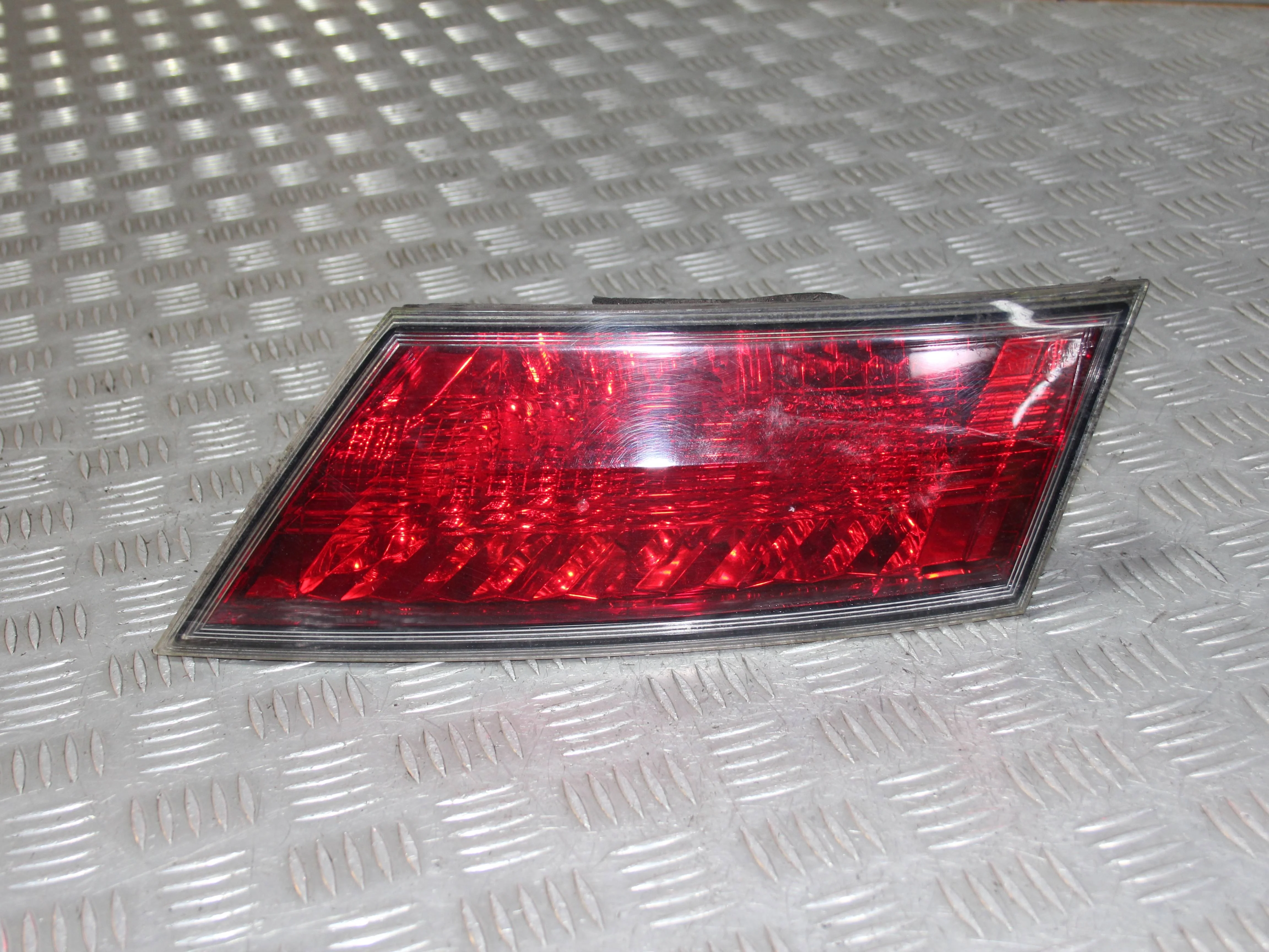 Фонарь внутренний правый HONDA Civic 5D 2006-2011