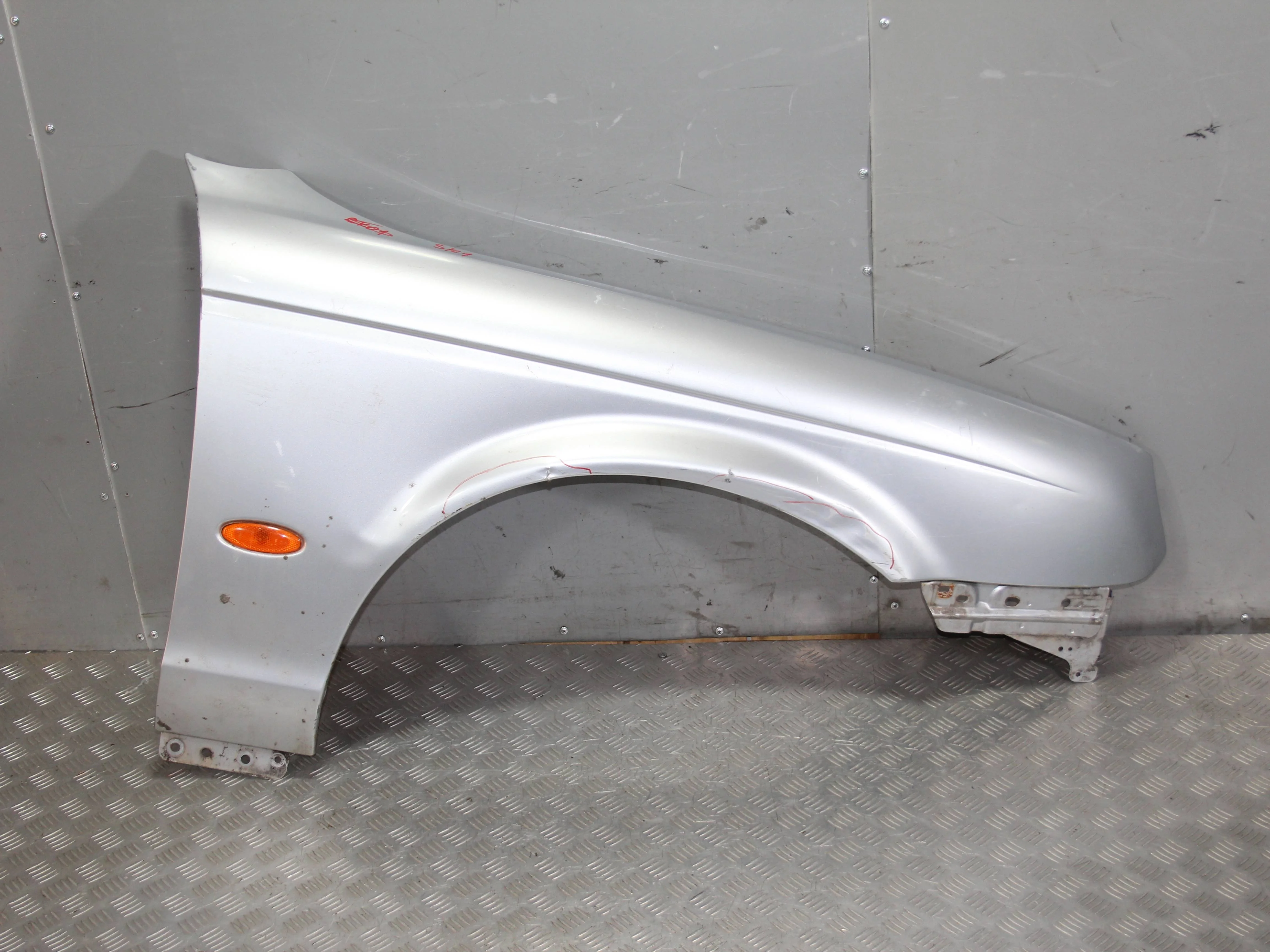 Крыло переднее правое JAGUAR S-type 2004-2008