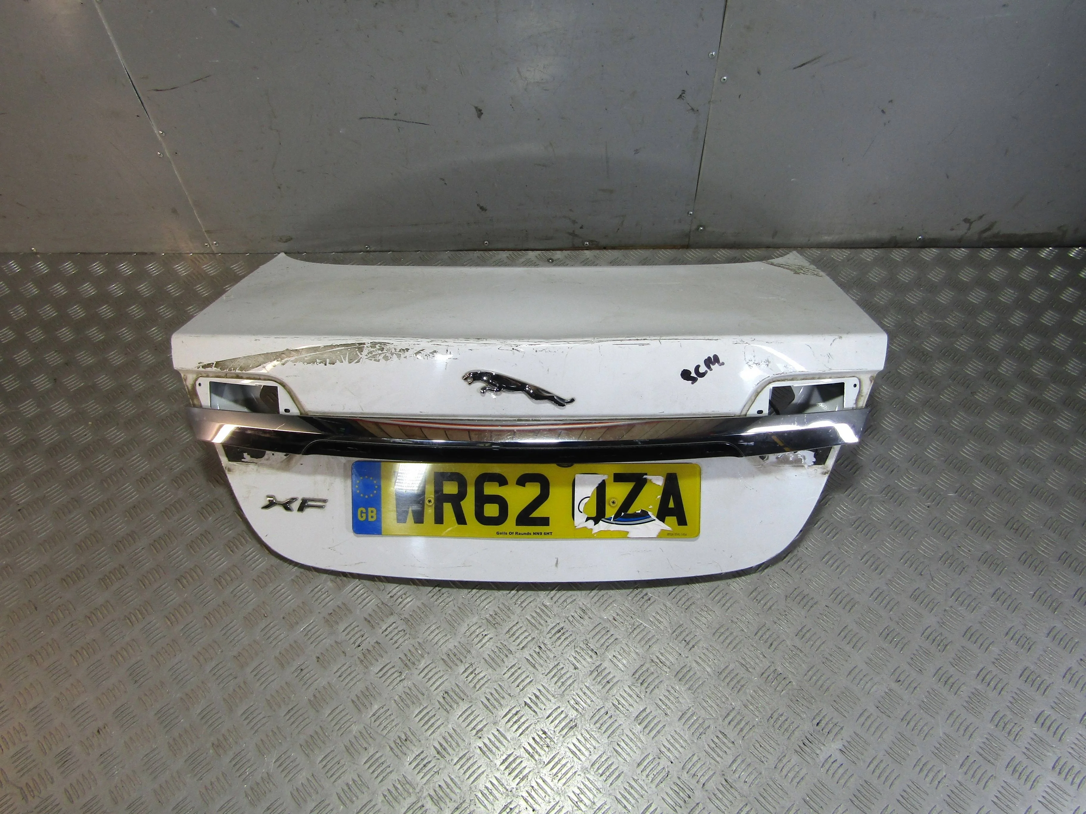 Крышка багажника JAGUAR XF 2011-2015