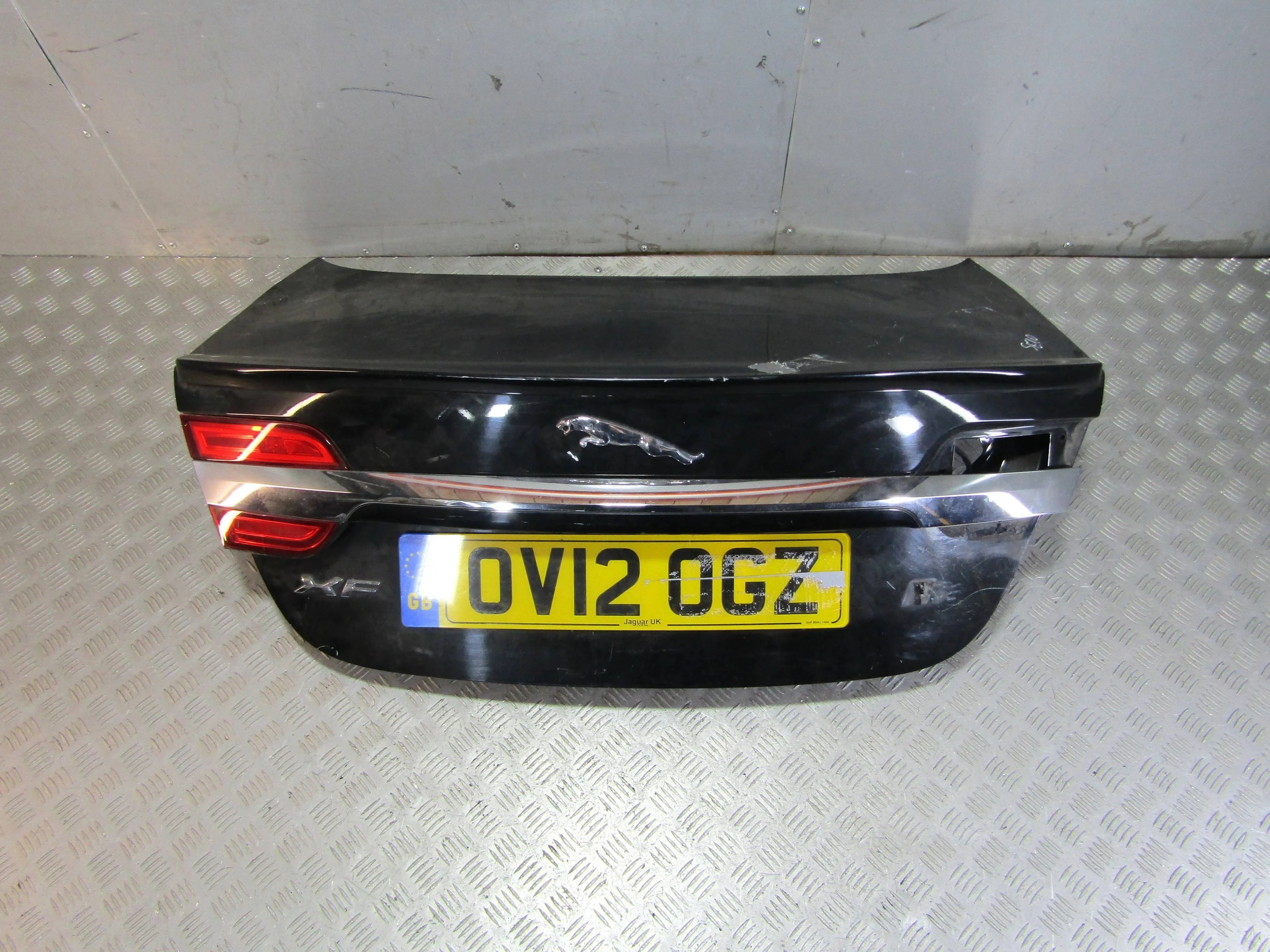 Крышка багажника JAGUAR XF 2011-2015