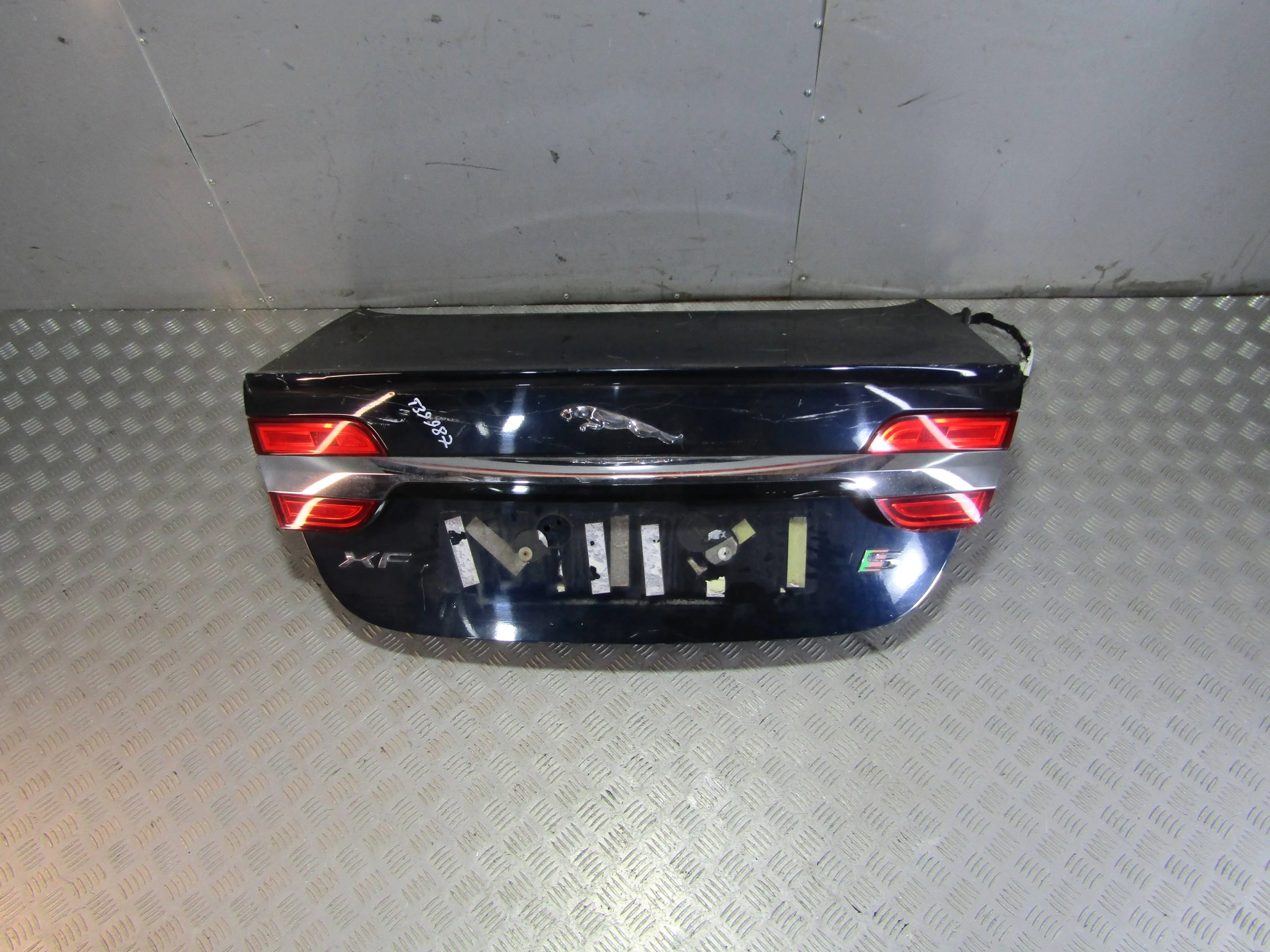 Крышка багажника JAGUAR XF 2011-2015