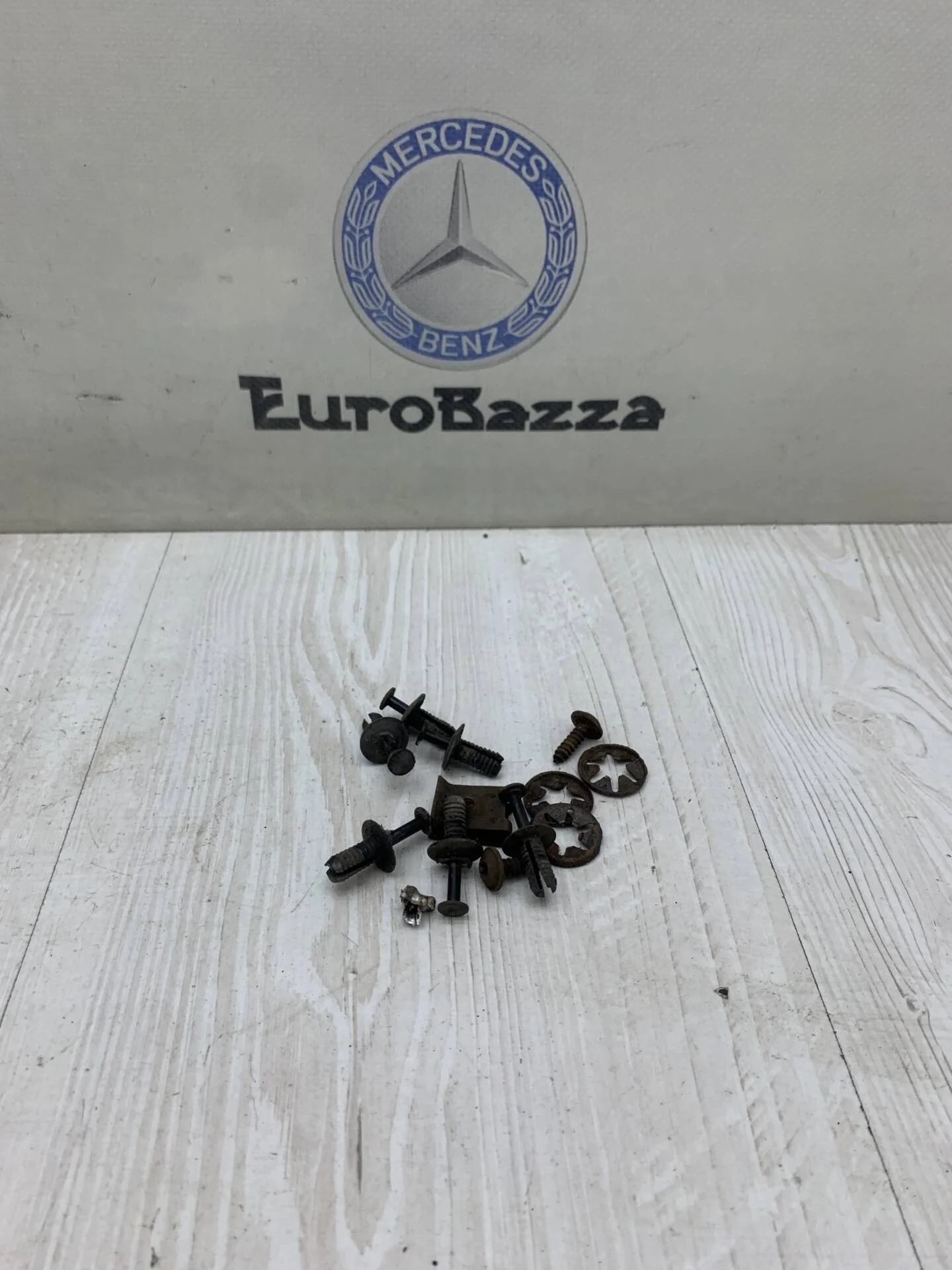 Крепеж заднего бампера Mercedes W203