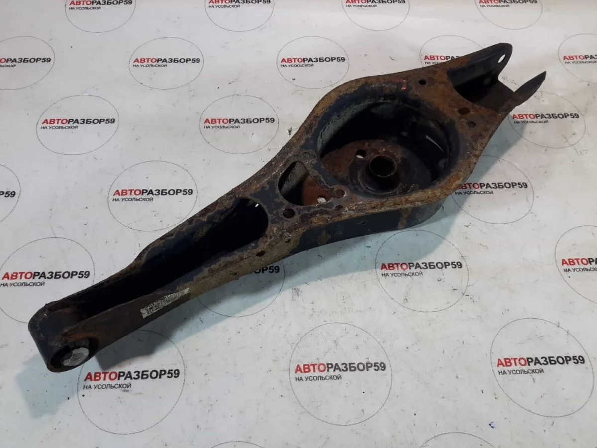 Рычаг задний нижний Volkswagen Golf Mk5 (2003—2009)