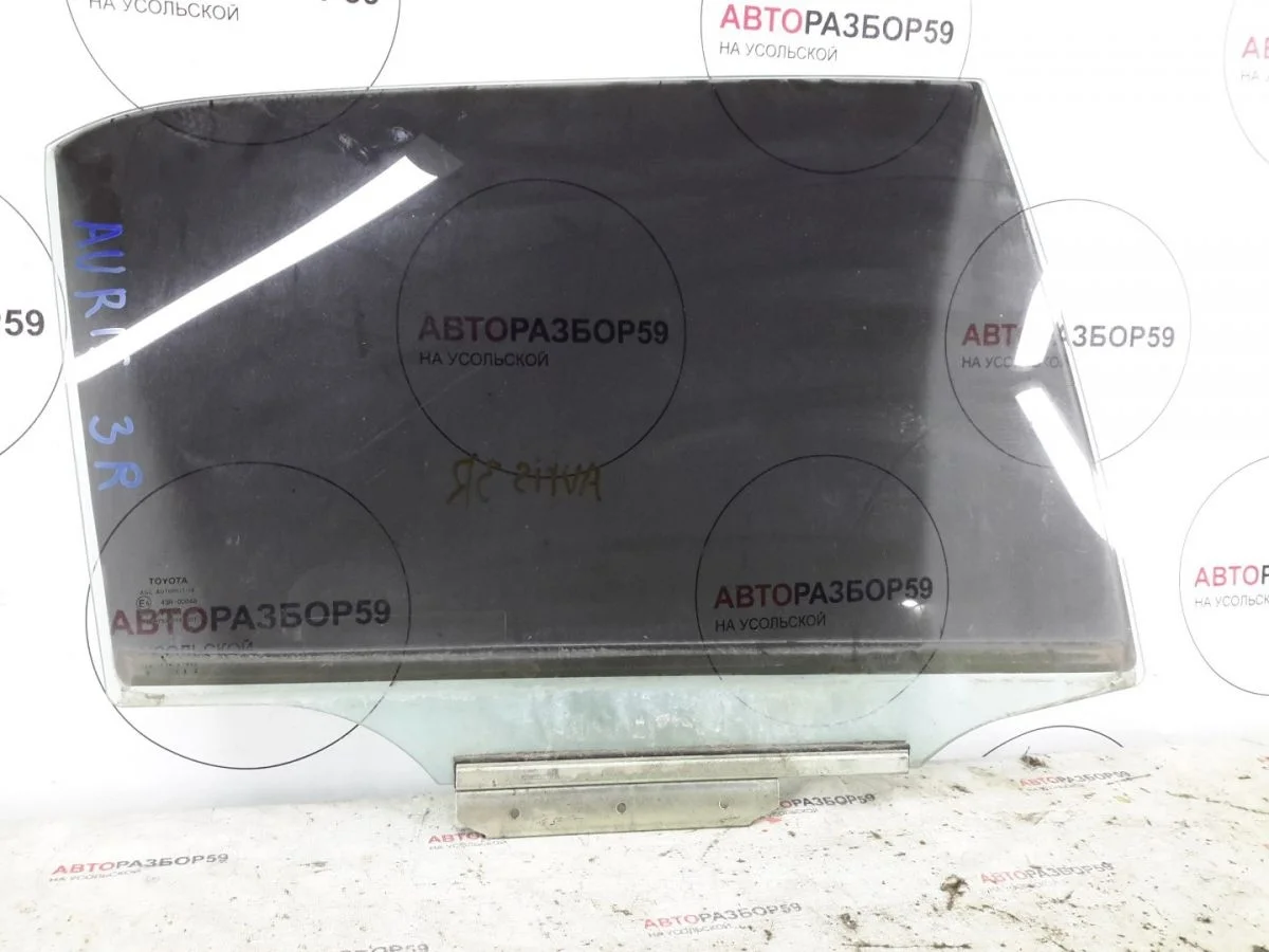 Стекло заднее правое Toyota Auris E150 (2006—2010)