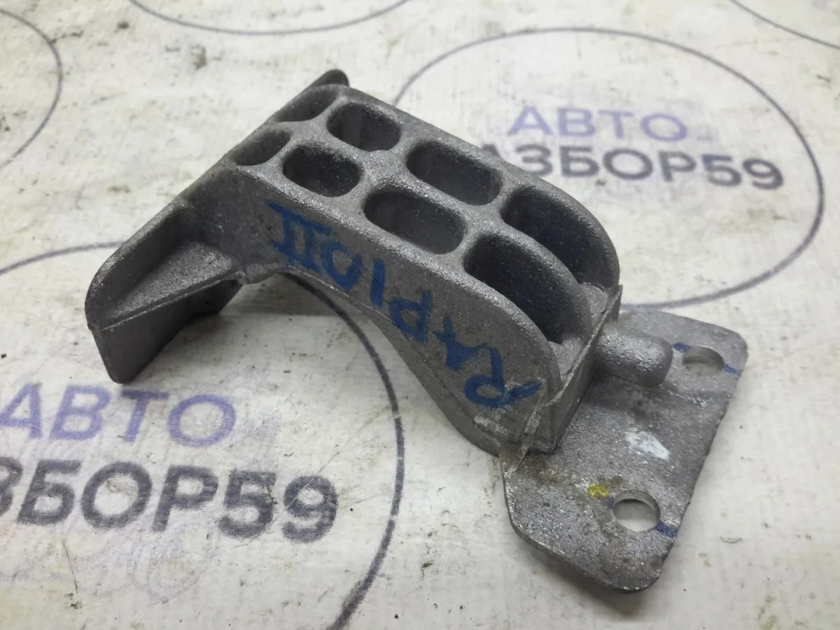 Кронштейн топливной рейки Skoda Rapid II (2019—2025)