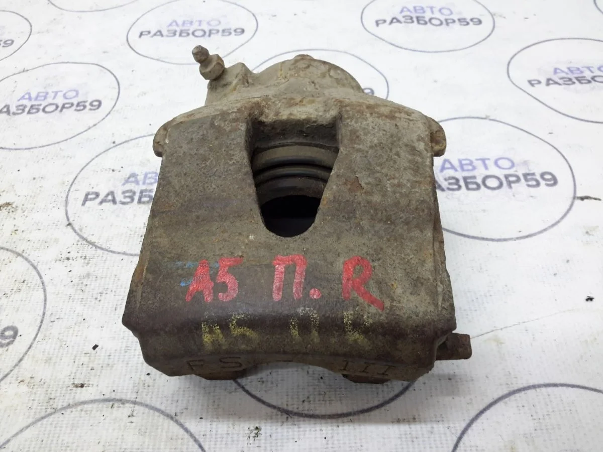 Суппорт передний правый Skoda Octavia II (2004—2009)