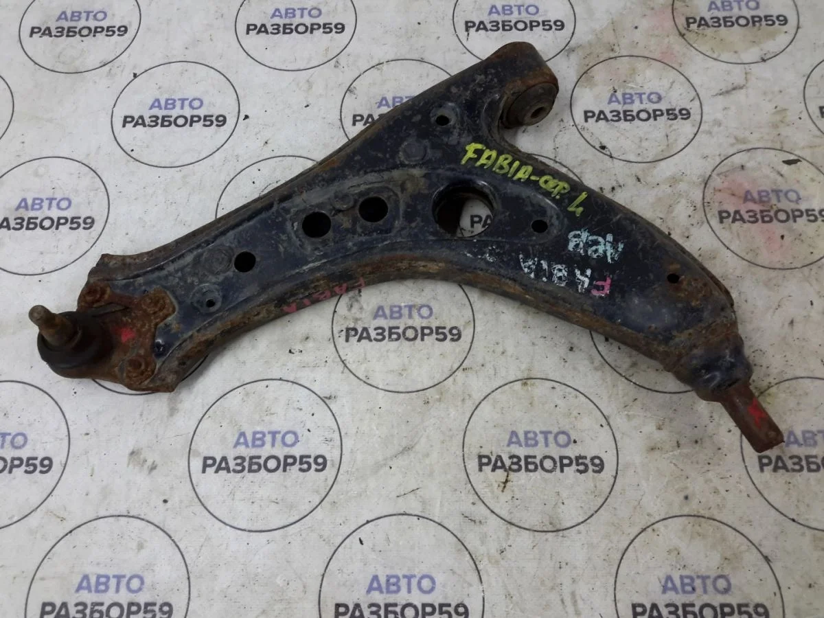 Рычаг передний Skoda Fabia I (1999—2004)