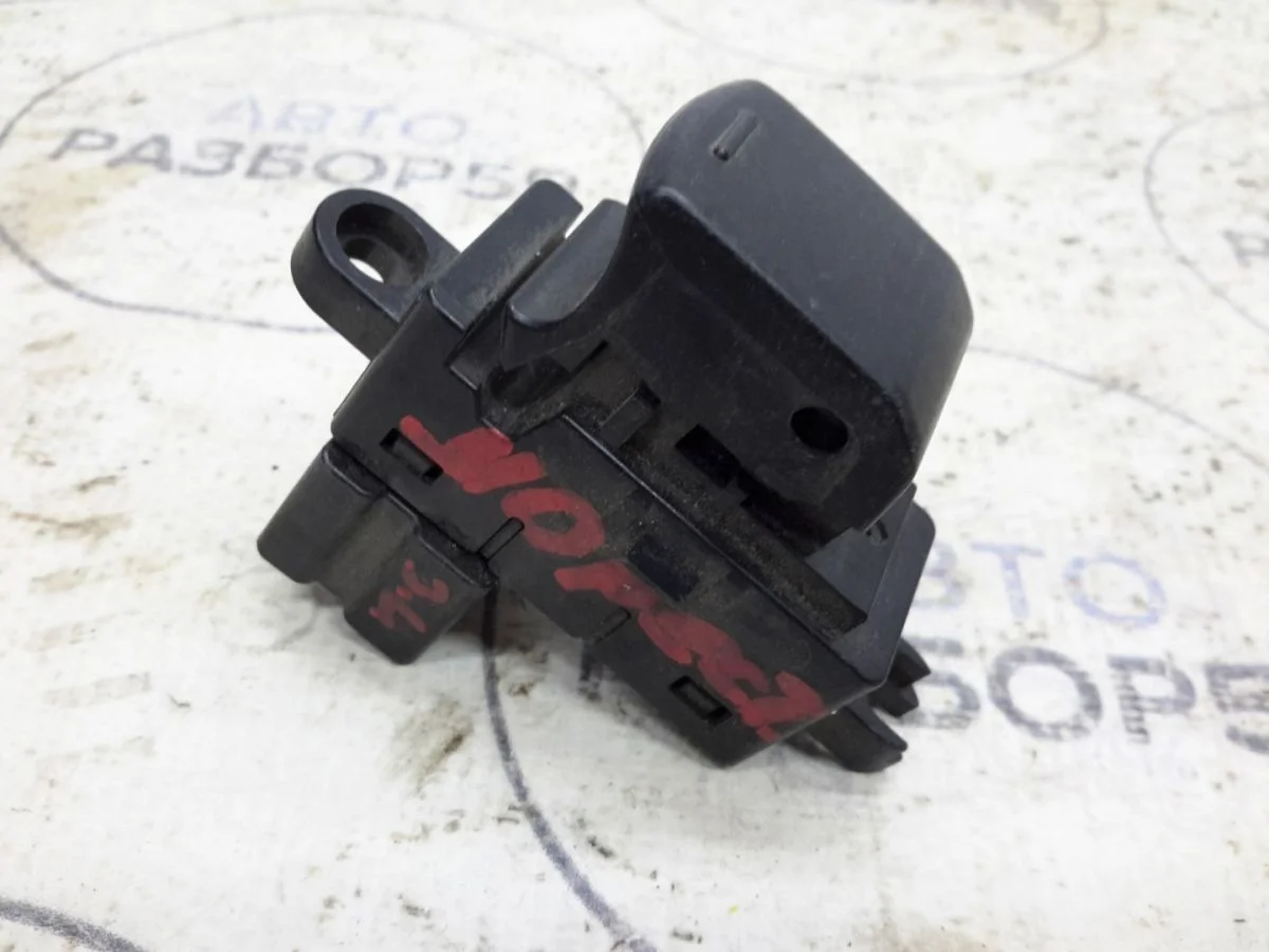 Кнопка стеклоподъемника Nissan Qashqai I (2006—2010)