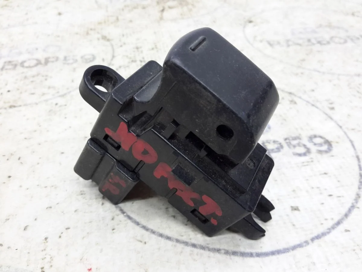 Кнопка стеклоподъемника Nissan Qashqai I (2006—2010)