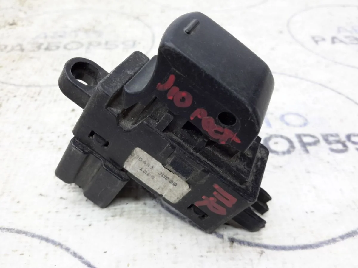 Кнопка стеклоподъемника Nissan Qashqai I (2006—2010)