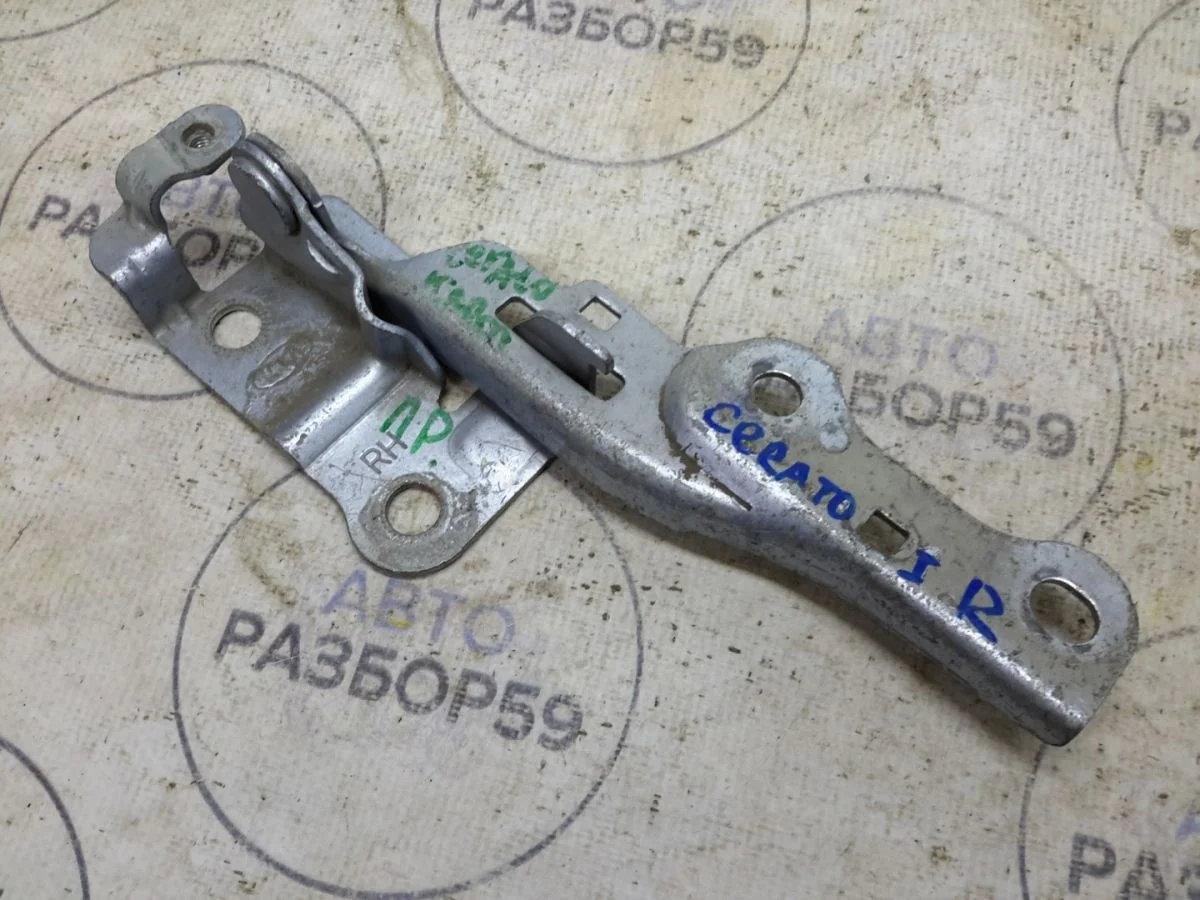 Петля капота Kia Cerato I (2003—2007)