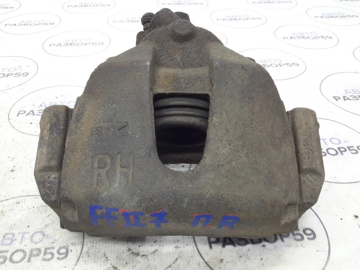 Суппорт передний правый Ford Focus II (2005—2008)