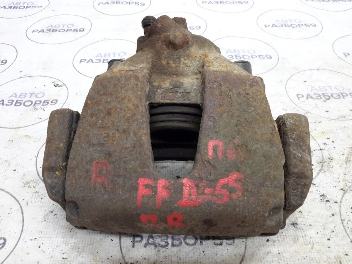 Суппорт передний правый Ford Focus II (2005—2008)