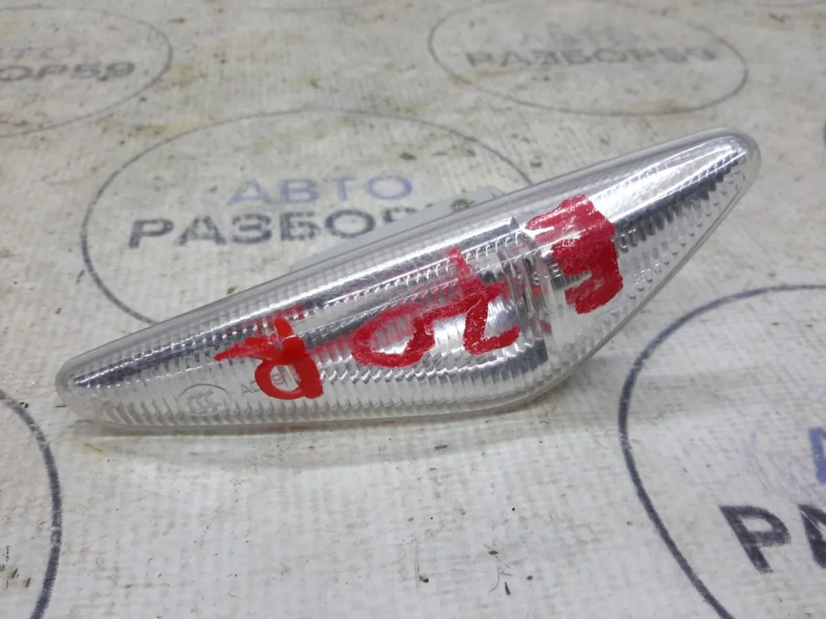 Повторитель в крыло BMW X5 E70 (2006—2010)