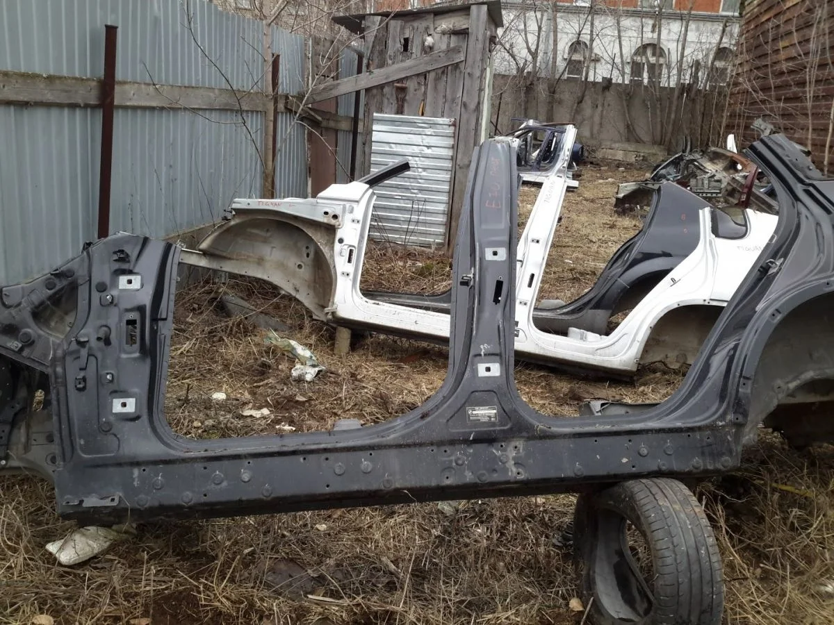 Порог левый BMW X5 E70 (2006—2010)