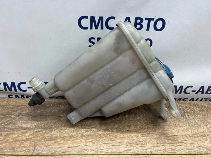 Бачок расширительный Audi Q5 8K0121405F 8R 3.2 CAL