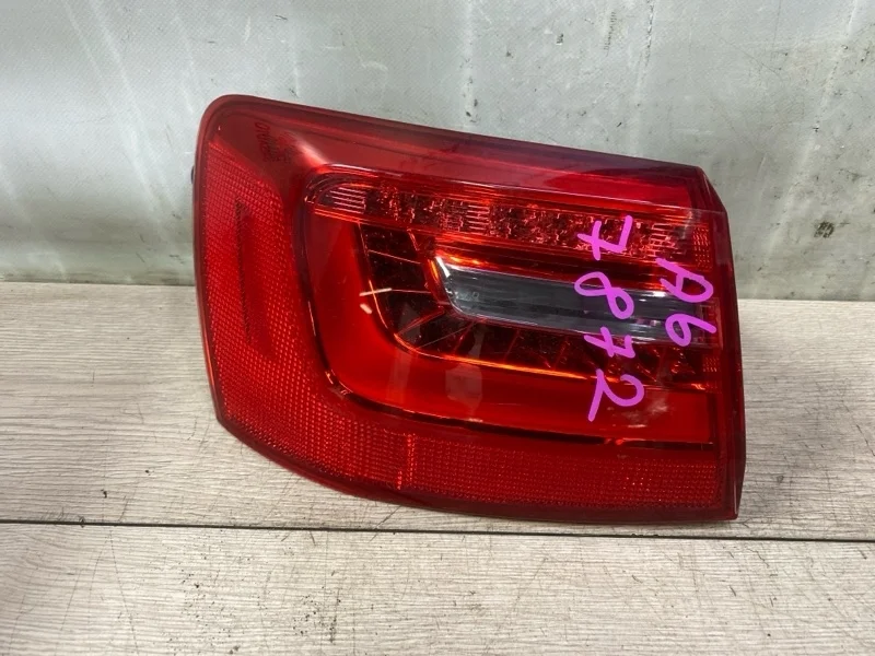Фонарь на крыло Audi A6 4G9945095B 4G 2.8 CHV, левый