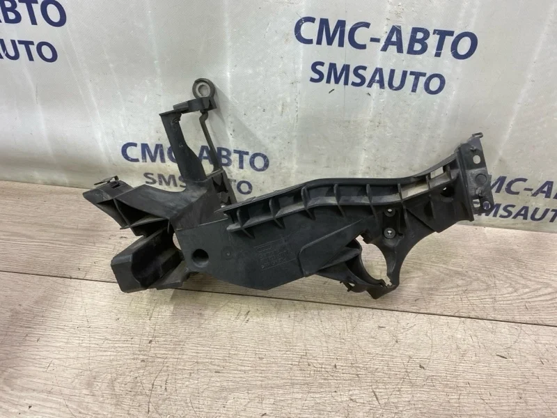 Кронштейн фары Audi A5 8T0805607L 8T 2.0T CDN, передний левый