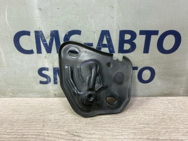 Замок капота Audi A6 4G0823186 4G 2.8 CHV