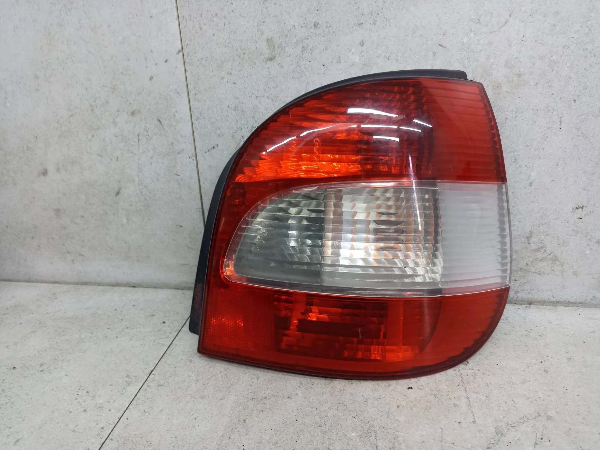 Фонарь задний правый Renault Scenic рест. 2003