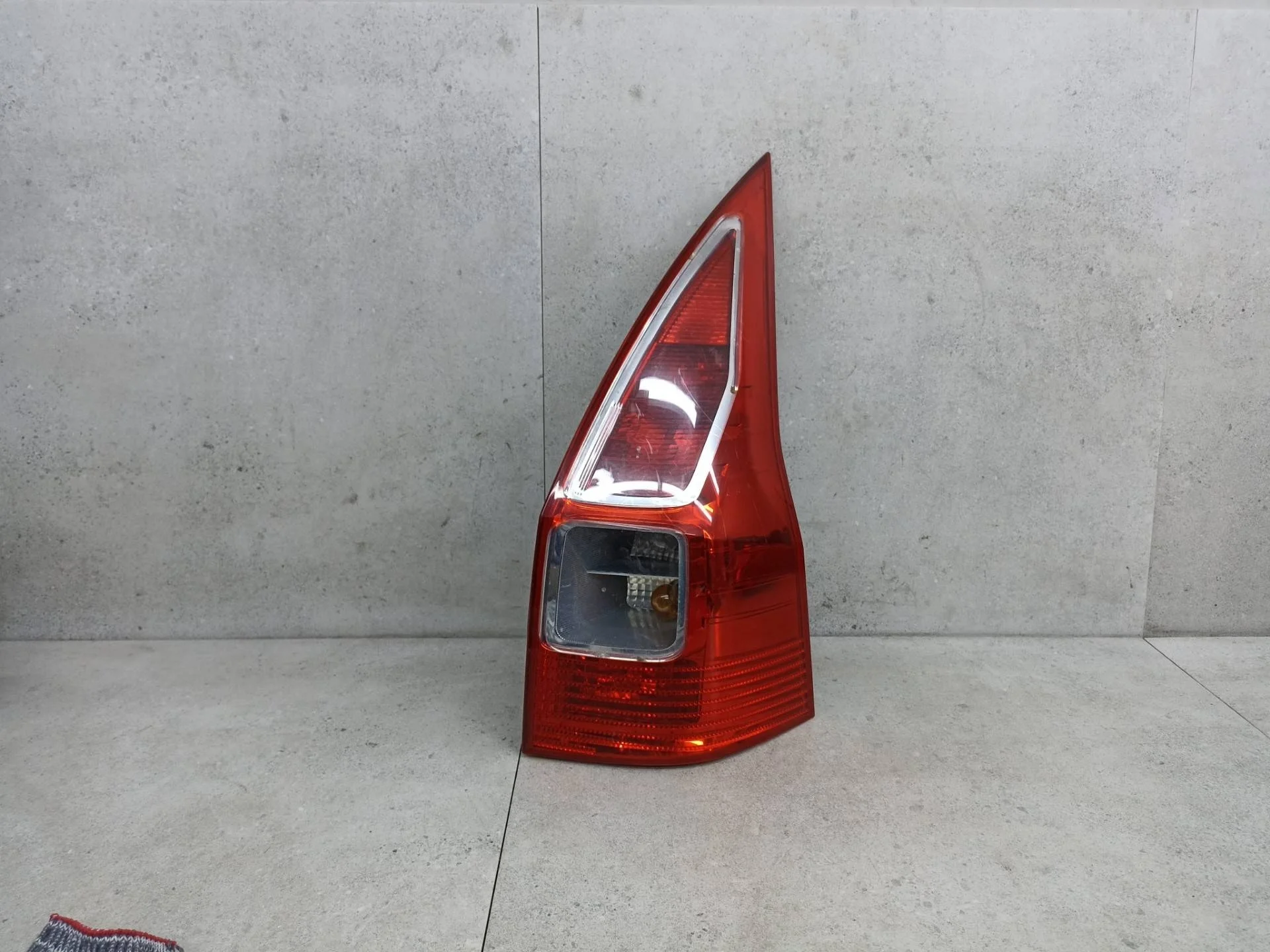 Фонарь задний правый Renault Megane 2 рест. 2008