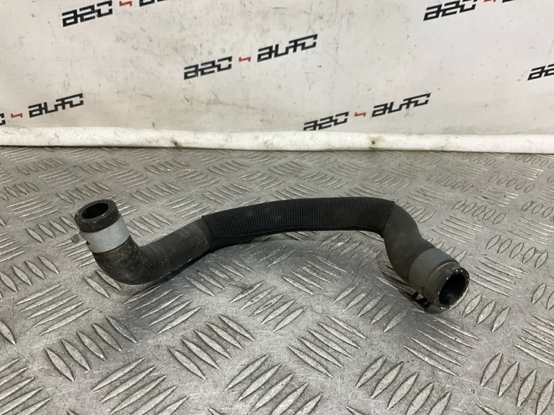 Патрубок системы охлаждения Audi Q5 06H121057G 2.0