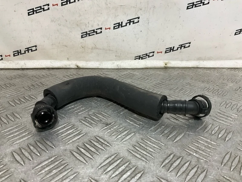 Патрубок вентиляции картерных газов Audi Q5 06J103221 CDN