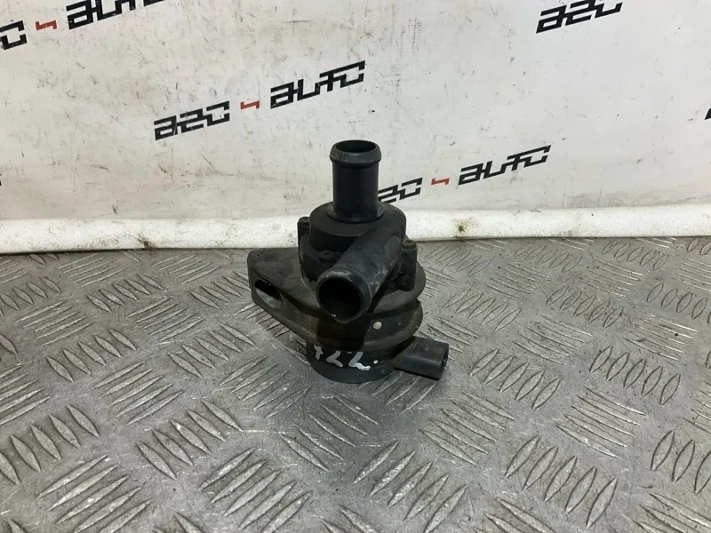 Дополнительная помпа Audi Q5 06H965561 2.0