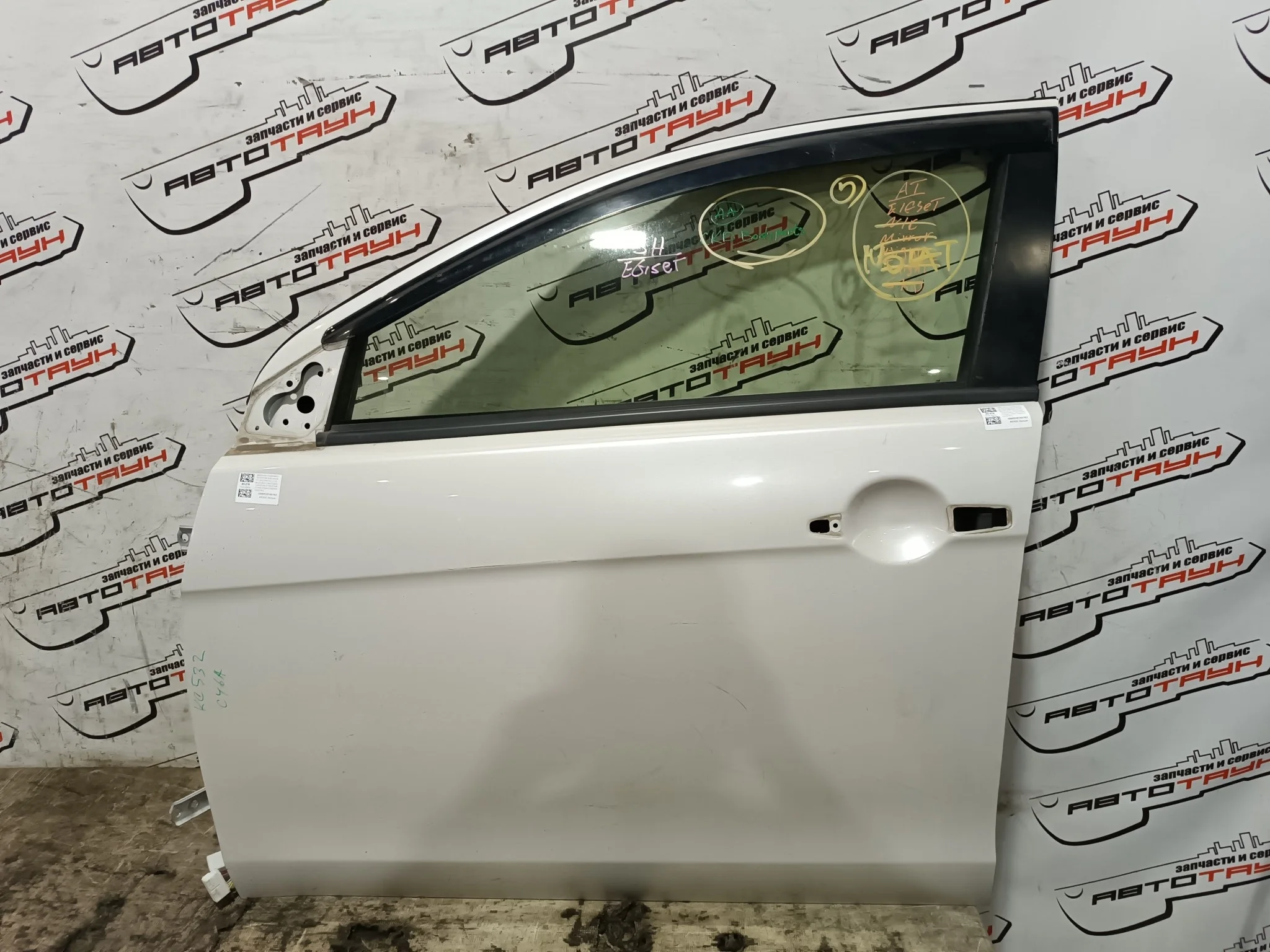 ДВЕРЬ MITSUBISHI GALANT FORTIS LANCER LANCER EVOLUTION CX1A CX2A CX3A CX4A CX5A CX6A... CX9A CY1A CY2A CY3A CY4A CY5A CY6A CY8A CY9A CZ4A 5700A557 ПЕРЕДНЯЯ ЛЕВАЯ белый, W16 KE532