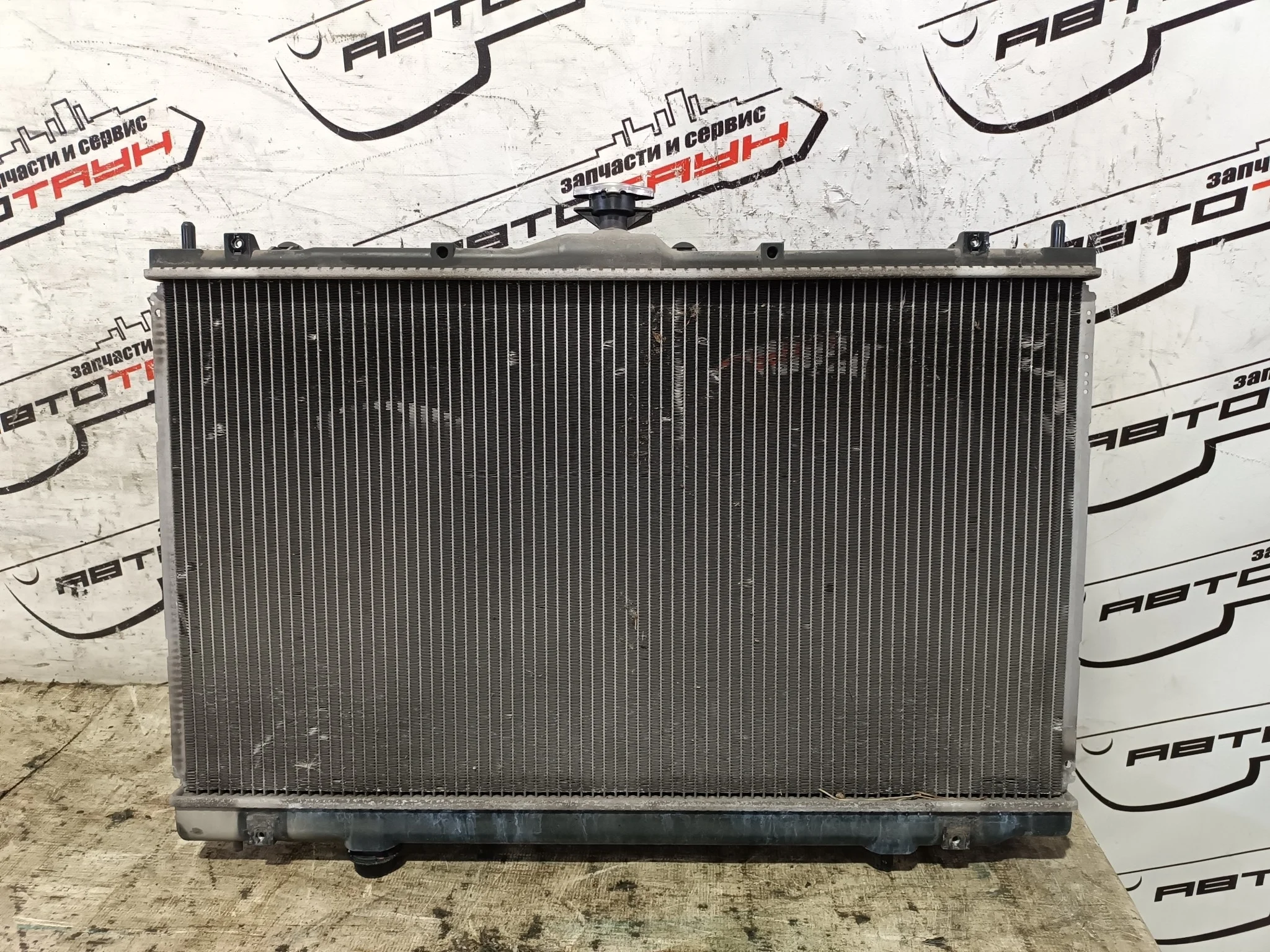 РАДИАТОР ДВИГАТЕЛЯ MITSUBISHI 4G69 GRANDIS NA4W АТМ МТМ БЕЗ ТРУБОК MR993566 FA372Z