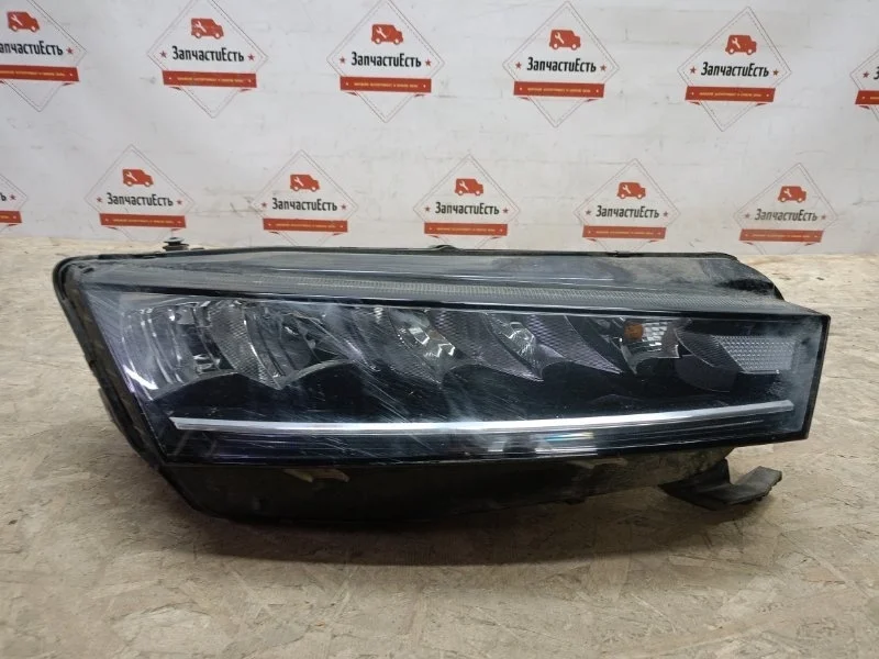 Фара правая Skoda Octavia 2020-нв 5E4941018 A8