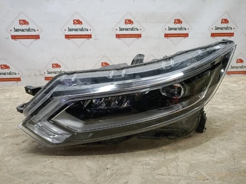 Фара левая Nissan Qashqai 2 2017-2024 26060HV05B J11