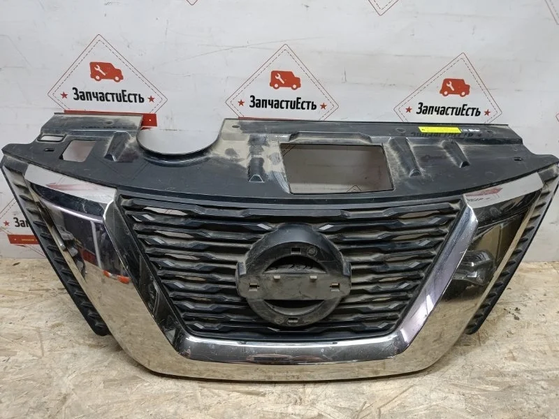 Решетка радиатора Nissan X-Trail 2017-2023 62310HZ30B T32