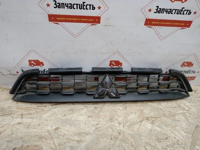 Решетка радиатора Mitsubishi Asx 2012-2016 6402A288 1
