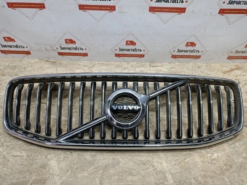 Решетка радиатора Volvo Xc60 2017-2021 31479495 2