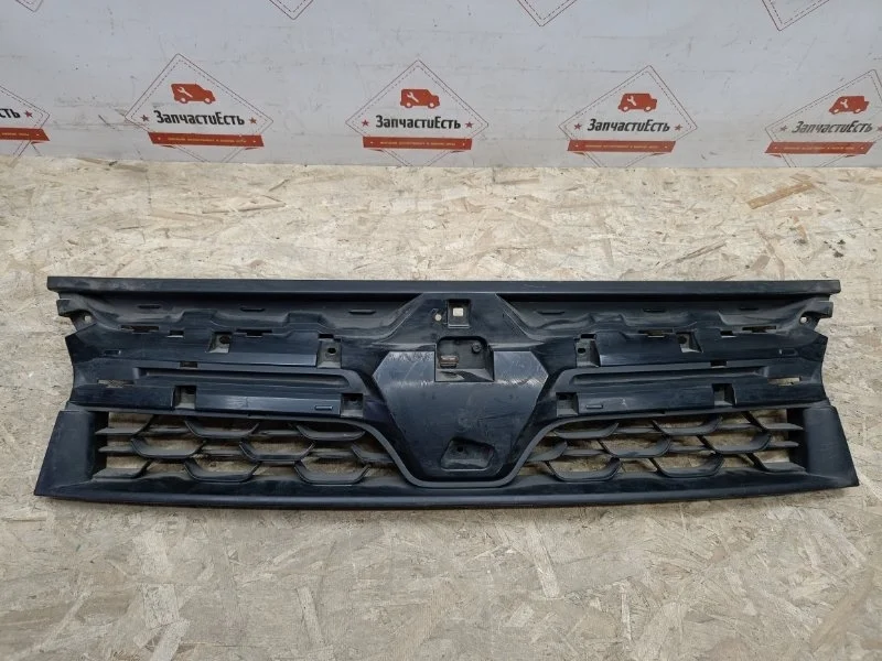Решетка радиатора Renault Duster 2015-2021 623103564R 1
