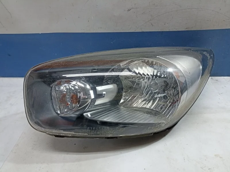 Фара Kia Picanto 2 2011-2017 921011Y010, передняя левая