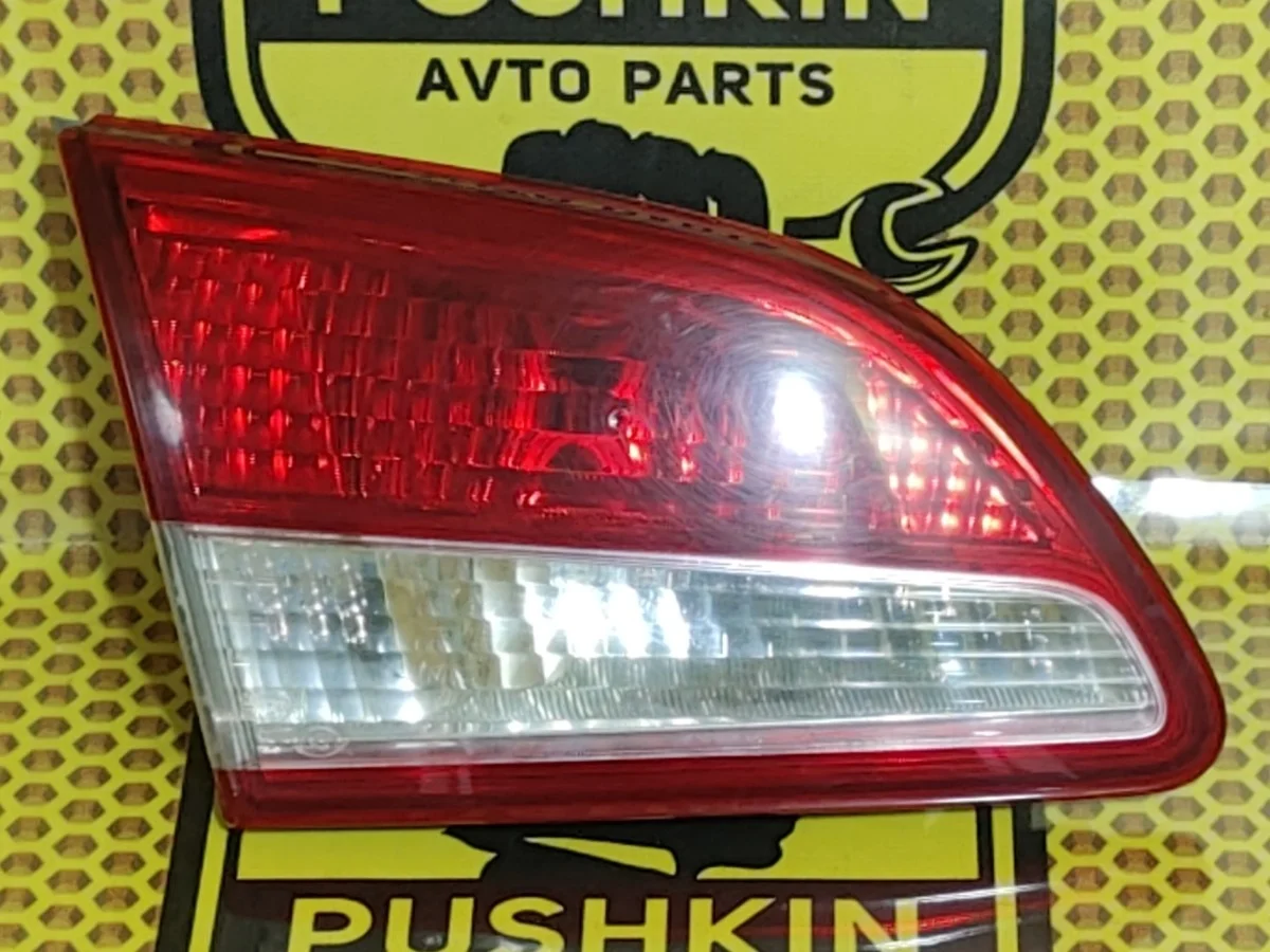 Фонарь в крышку багажника Nissan Almera 2015 G15