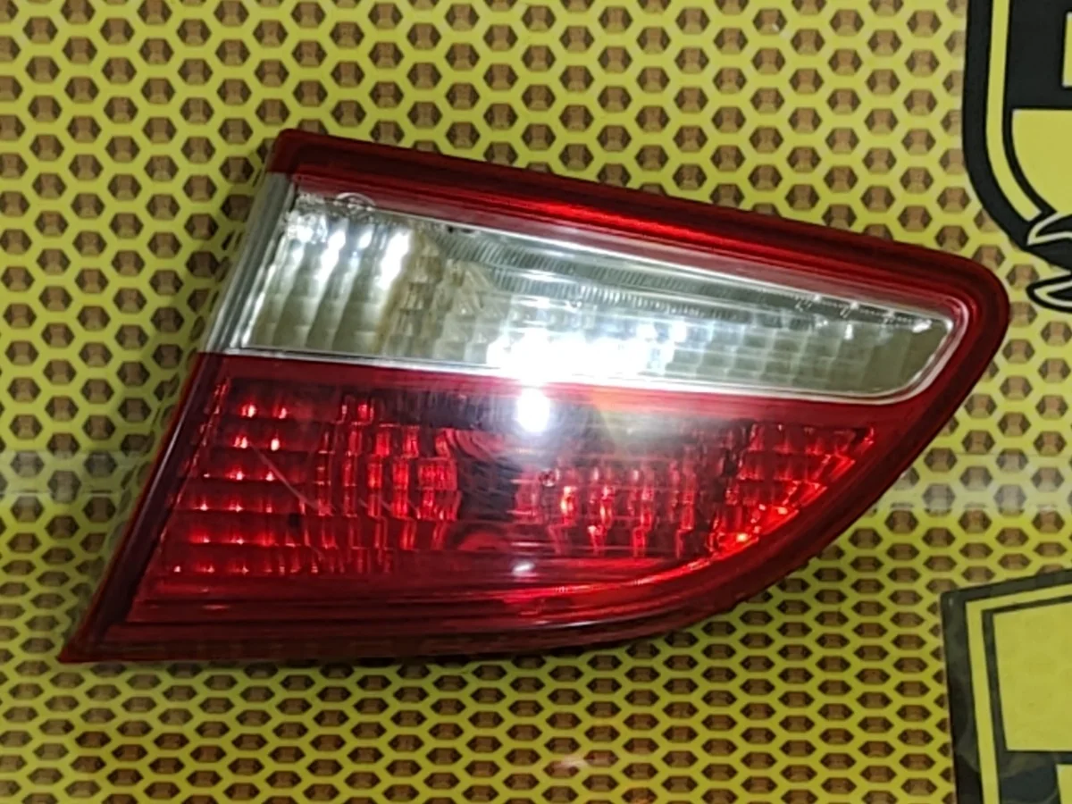 Фонарь в крышку багажника Nissan Almera 2015 G15