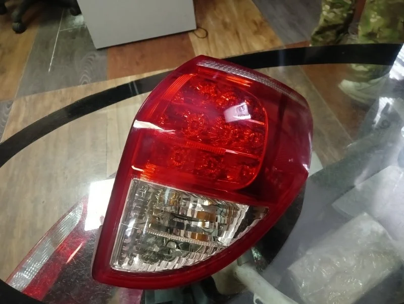 Фонарь Toyota RAV4 2006-2012 30