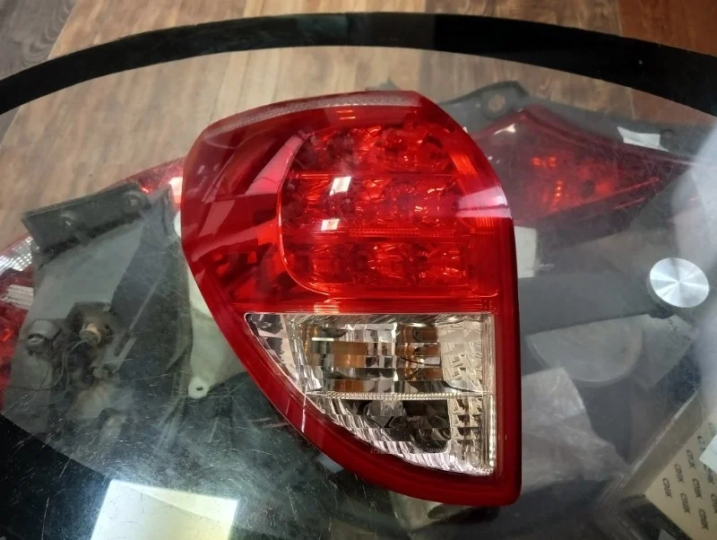 Фонарь Toyota RAV4 2006-2012 30