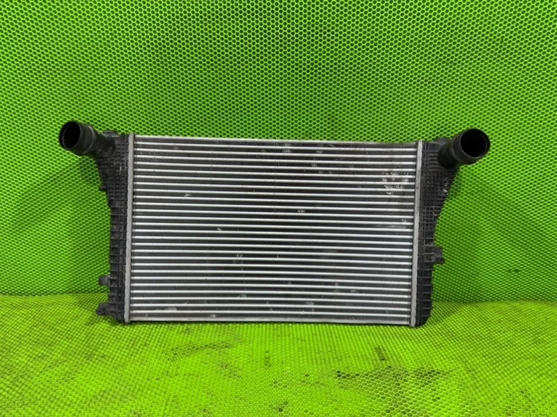 Интеркулер Volkswagen Jetta 5 1K0145803